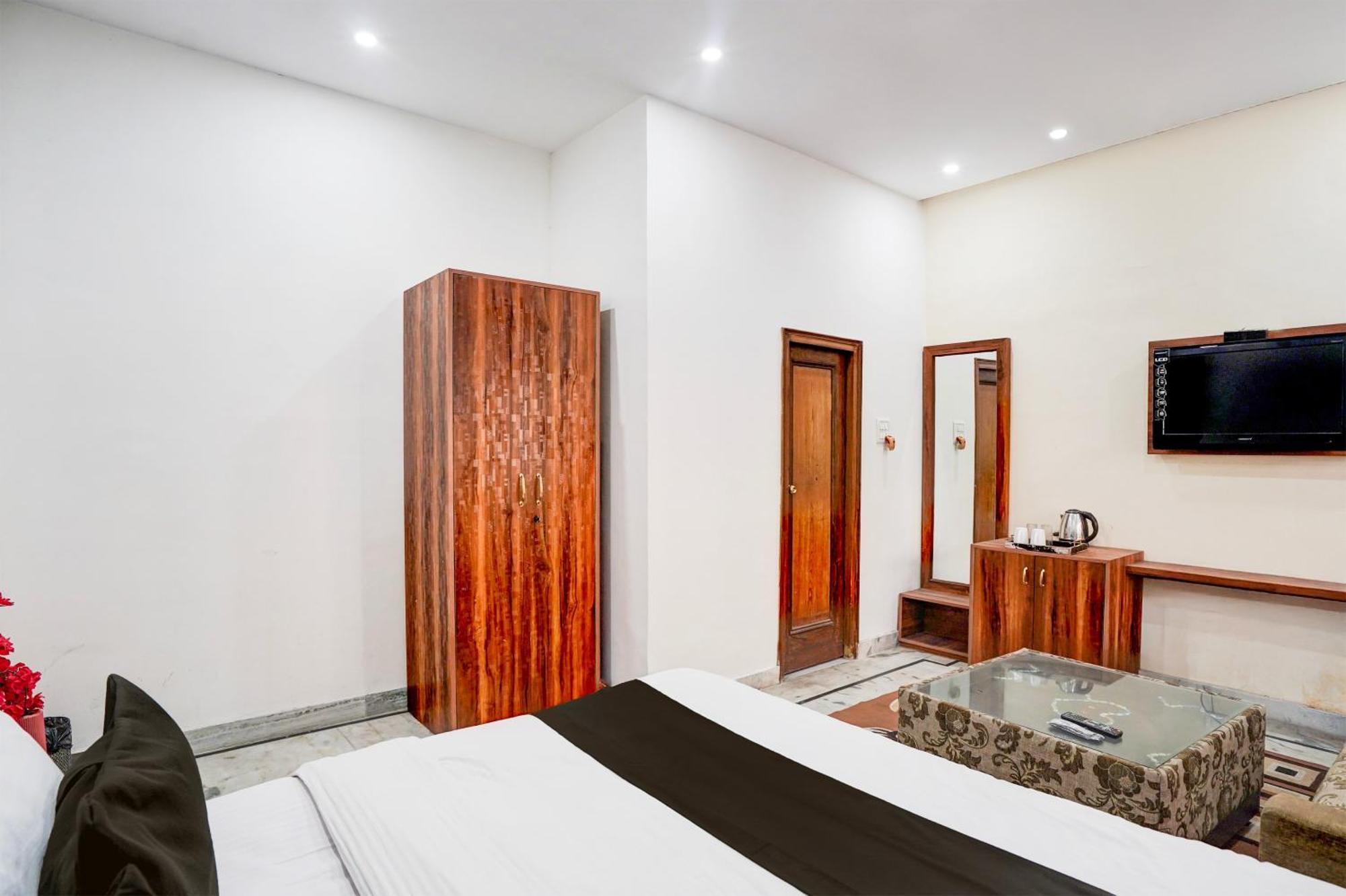 דהראדון Super Hotel O Krishna Nagar Chowk Near Ongc מראה חיצוני תמונה